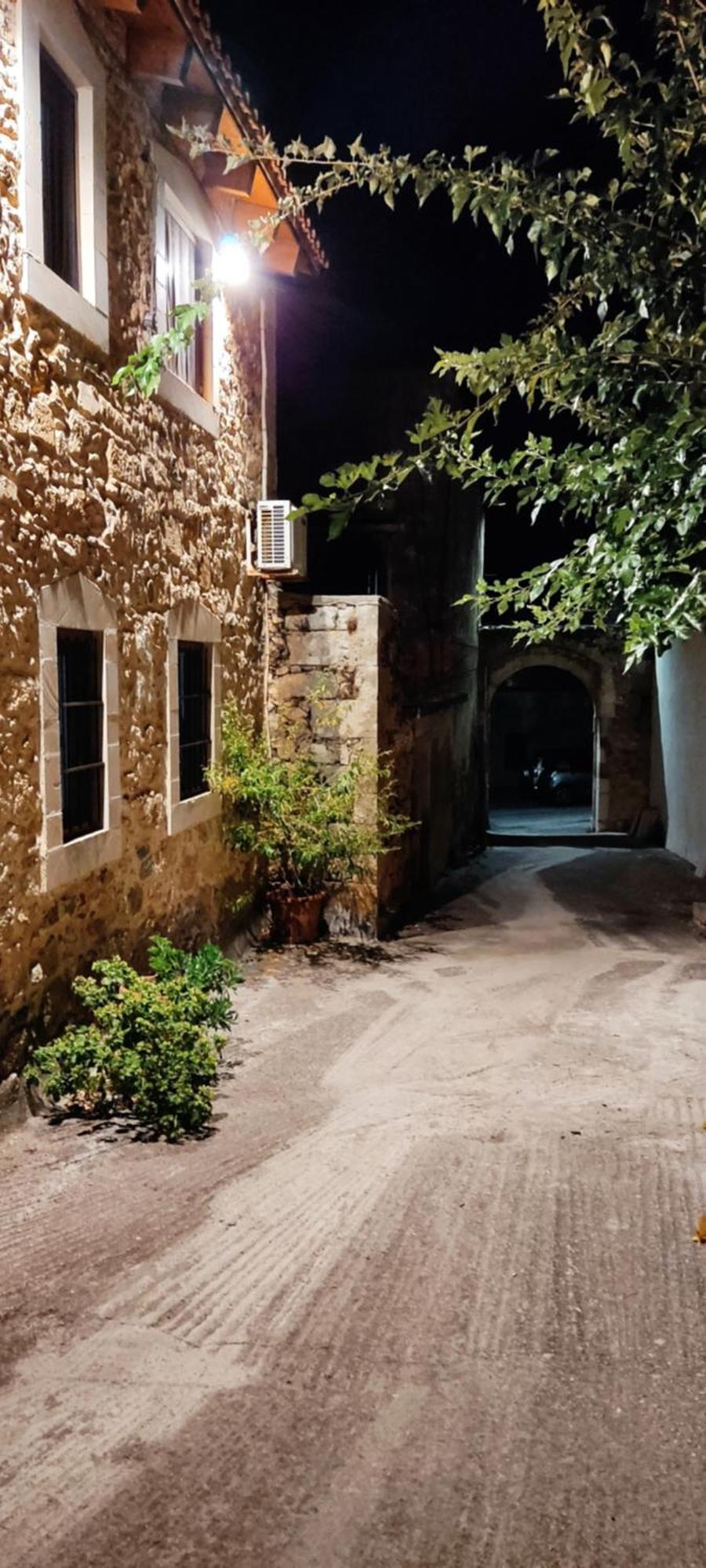 Villa Sofita With Tzakouzi Maroulás Eksteriør bilde